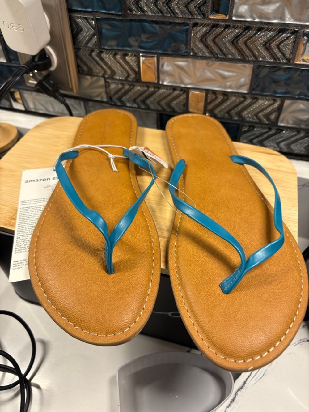 Amazon Essentials Women's Tan Footbed Sandals with Teal Straps